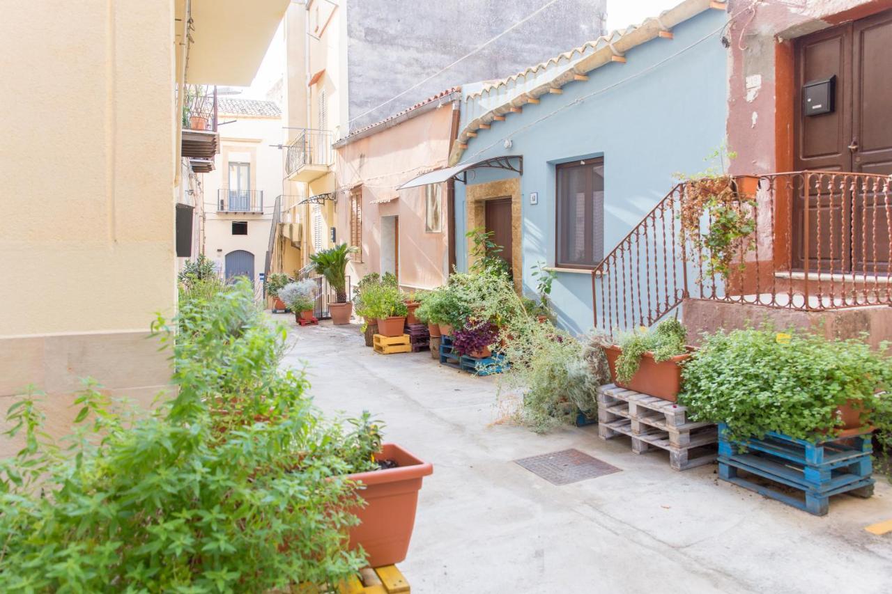 Casa Dell'aromatario Bed & Breakfast 3*
