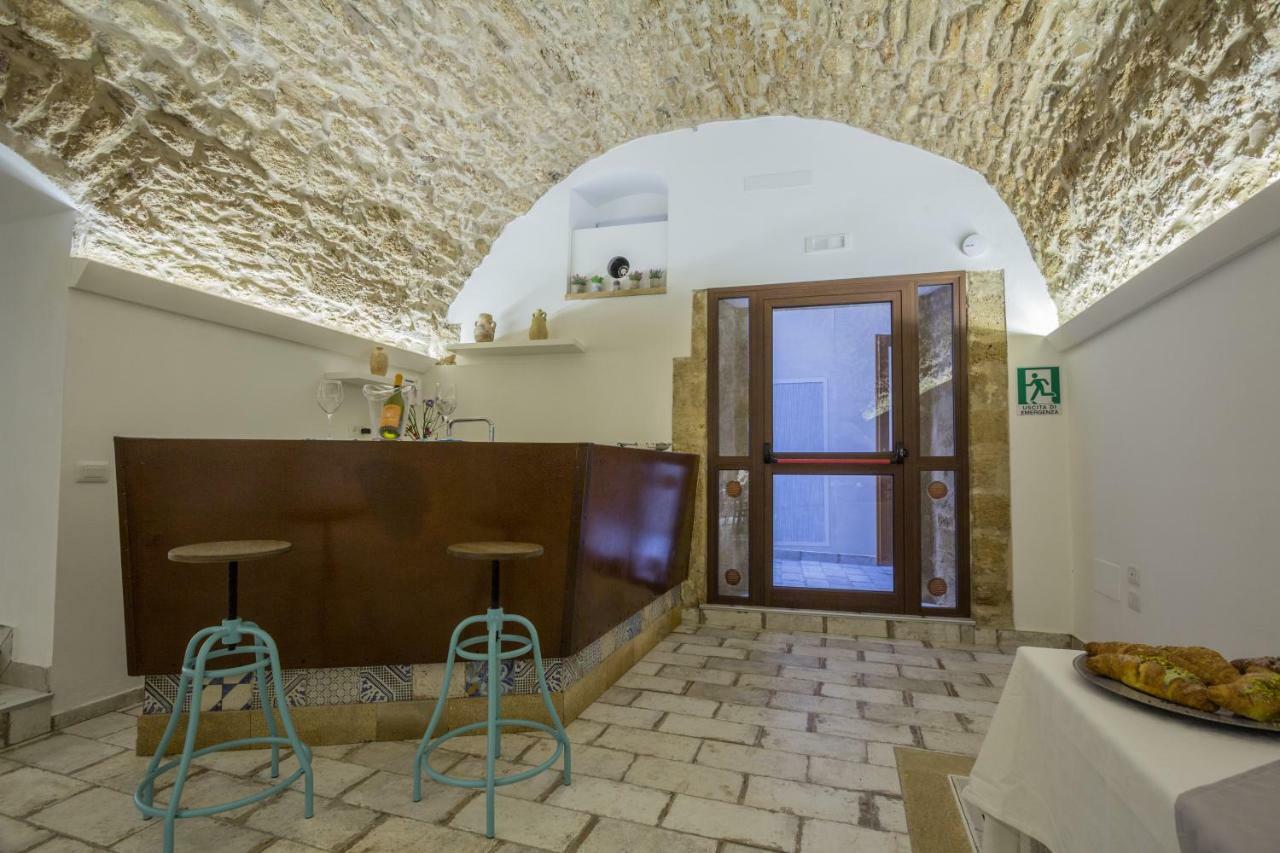 Bed & Breakfast Casa Dell'aromatario 3*